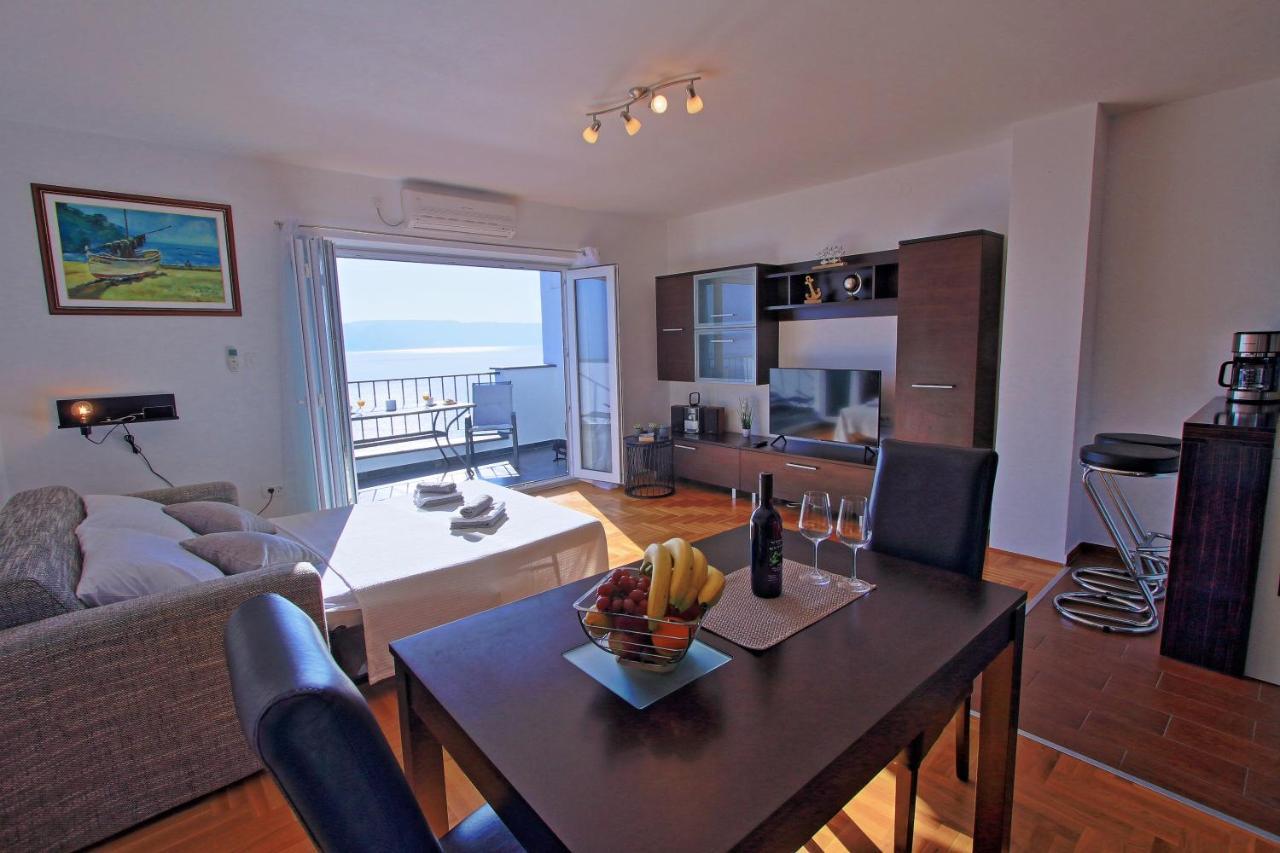 Studio Apartman Luka Senj  Buitenkant foto