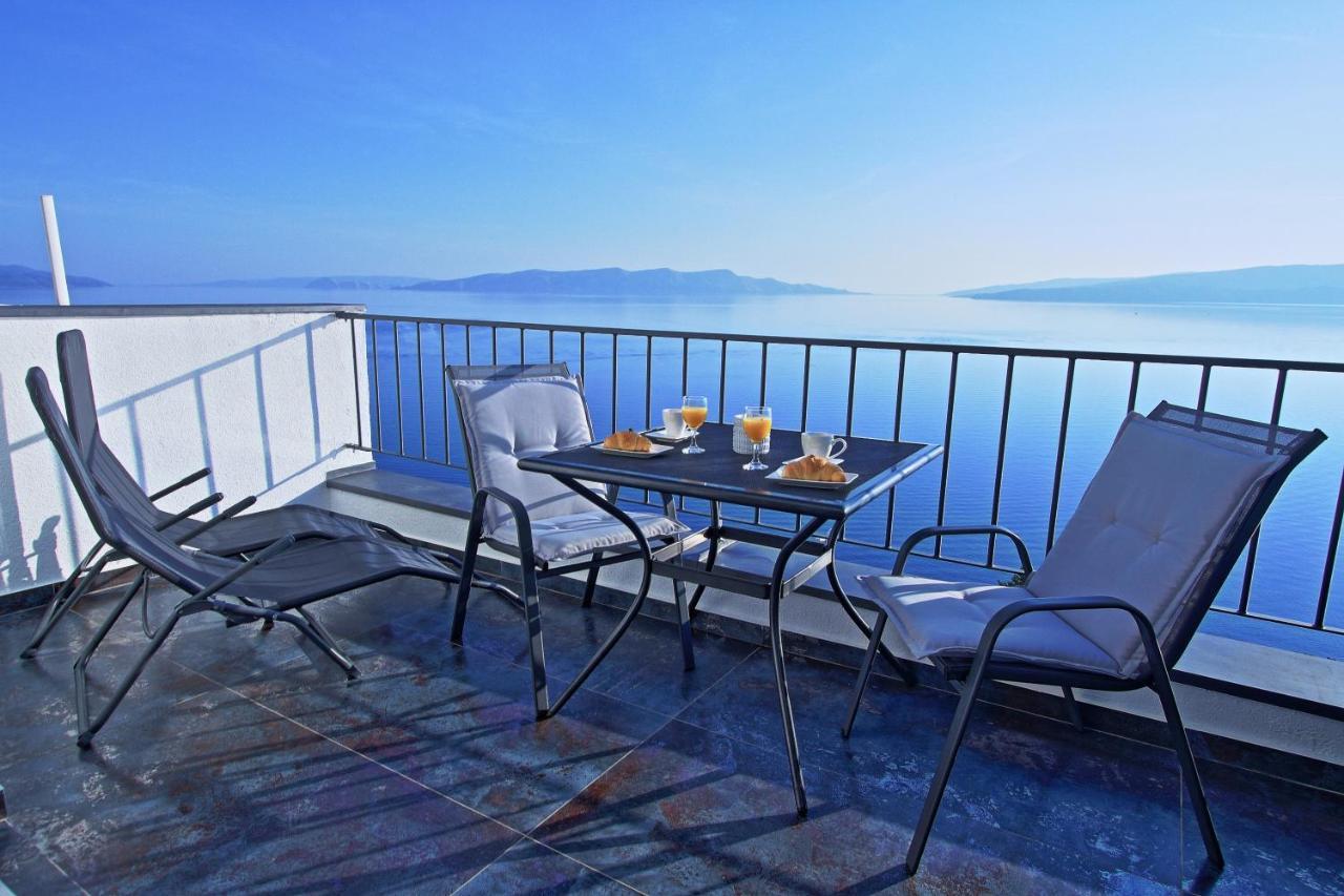 Studio Apartman Luka Senj  Buitenkant foto